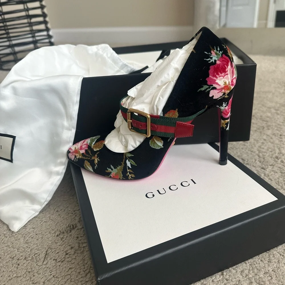 Gucci Black Velvet Floral Heels - Picture 10 of 12